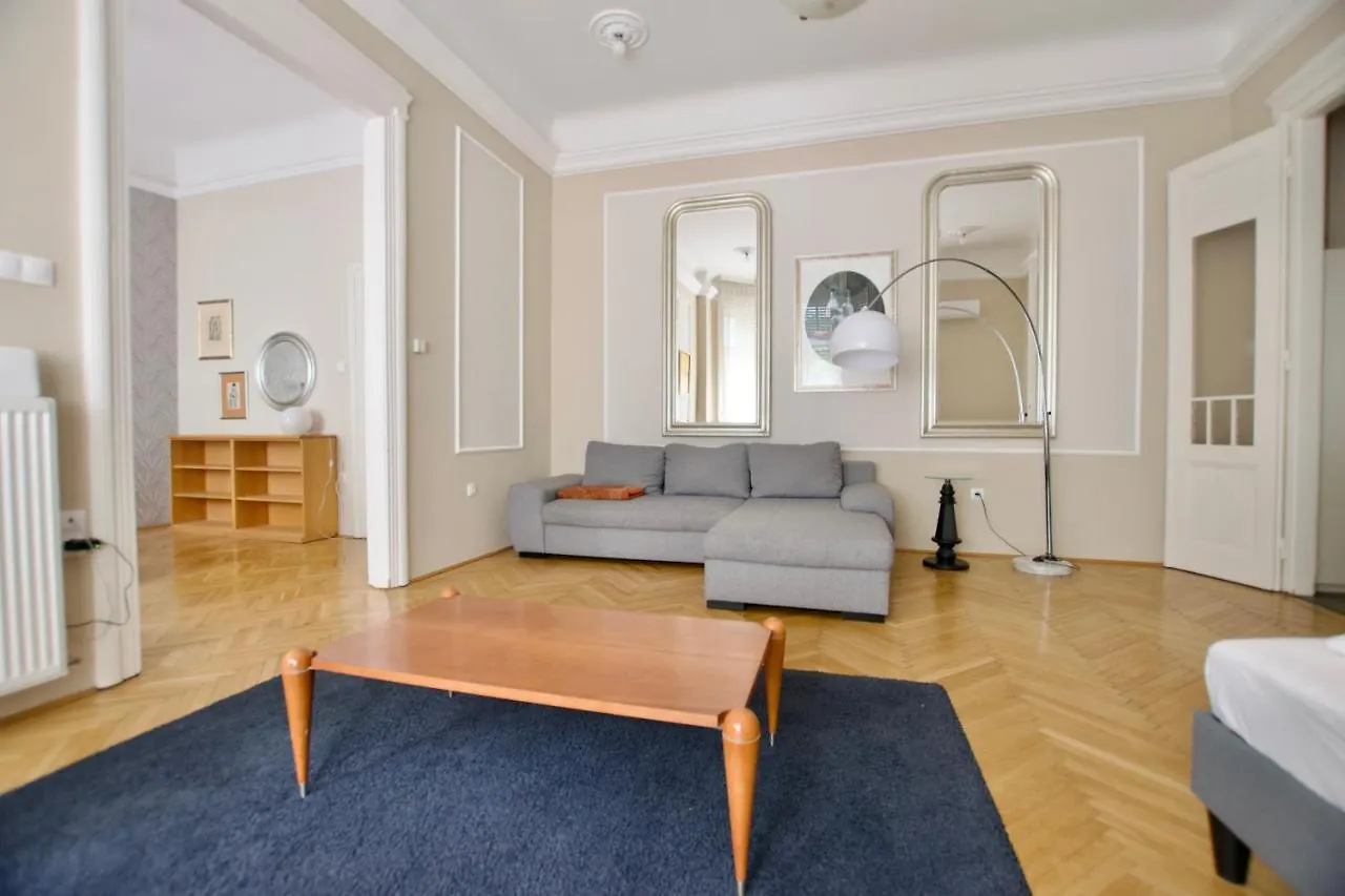 Standard Apartment By Hi5 - Kecskemeti Street Suite Budapest Ungern