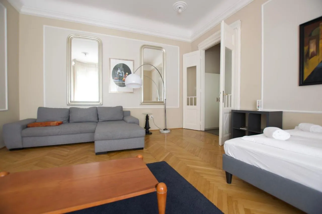 Standard Apartment By Hi5 - Kecskemeti Street Suite Budapest Ungern