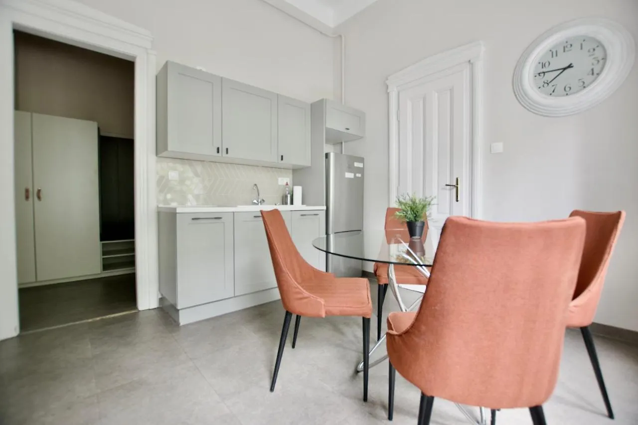 Standard Apartment By Hi5 - Kecskemeti Street Suite Budapest